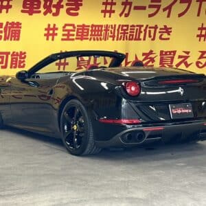 Ferrari　フェラーリ　カリフォルニアＴ　【ディーラー車】【右ハンドル】