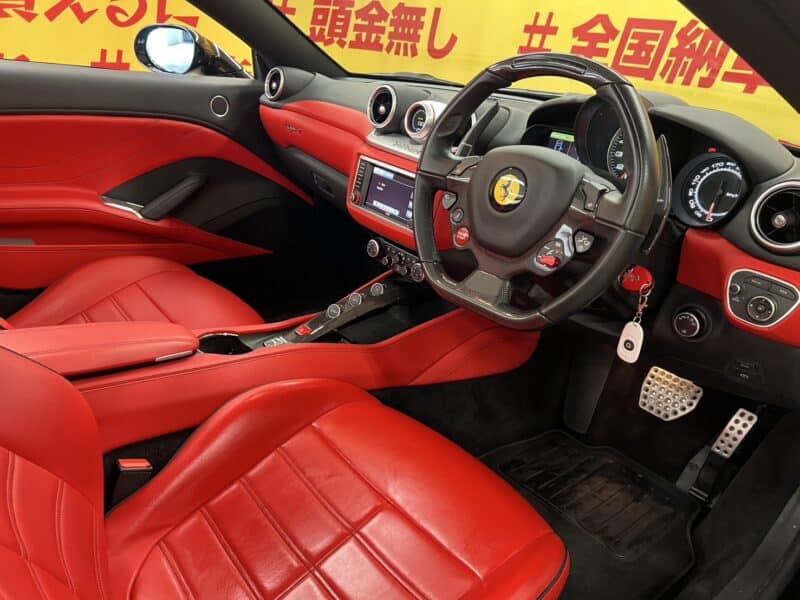 Ferrari フェラーリ カリフォルニアT 【ディーラー車】【右ハンドル】