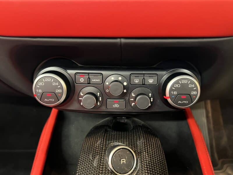 Ferrari フェラーリ カリフォルニアT 【ディーラー車】【右ハンドル】