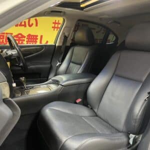 LEXUS　レクサス　LS600h　Iパッケージ