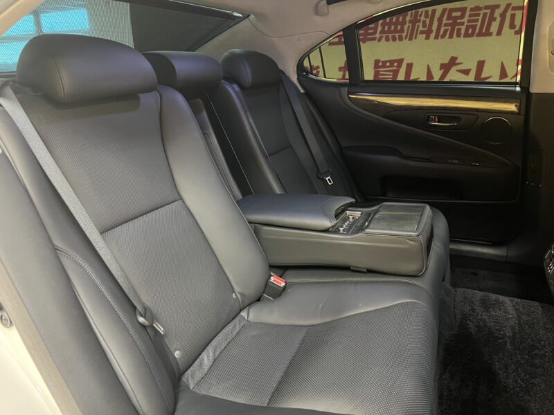 LEXUS レクサス LS600h Iパッケージ