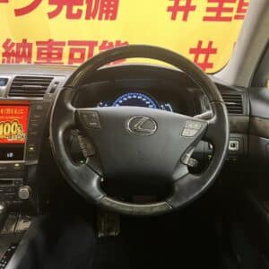 LEXUS　レクサス　LS600h　Iパッケージ
