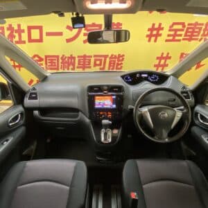 SERENA　セレナ　ハイウェイスター Vセレクション【特別仕様車】【総合優良車】【４WD】