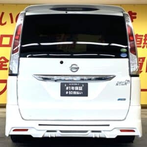 SERENA　セレナ　ハイウェイスター Vセレクション【カスタム車両】【総合評価優良車両】【車検２年付】【タイヤ４本新品】
