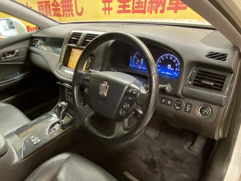 CROWN クラウン ハイブリッド