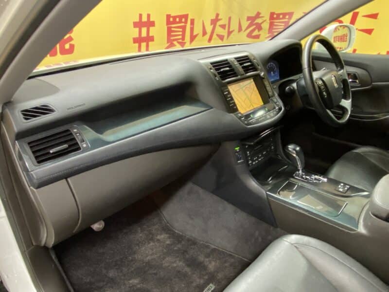 CROWN クラウン ハイブリッド