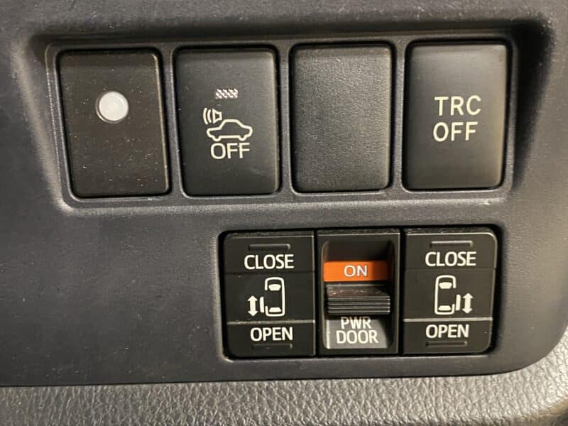 VOXY ヴォクシーHV V 【車検2年付】