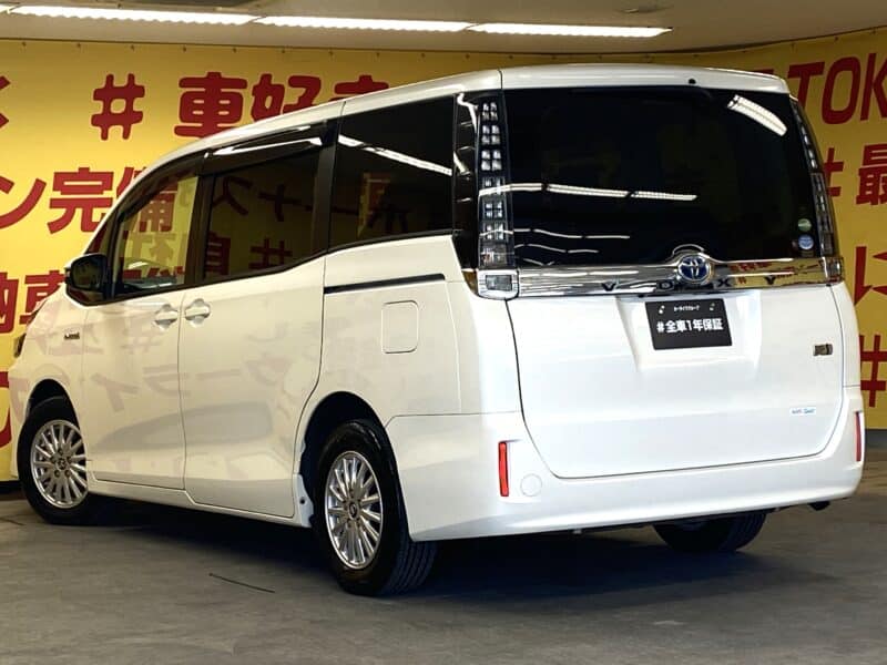 VOXY ヴォクシーHV V 【車検2年付】