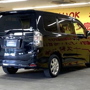 VOXY　ヴォクシー　ZS　