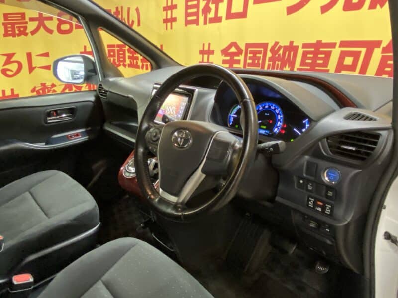 VOXY ヴォクシーHV V 【車検2年付】