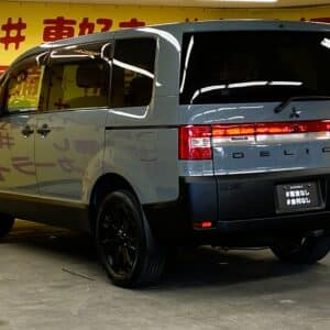 DELICA　デリカD5　Gナビパッケージ　【総合評価優良車】【４WD】【車検２年付】