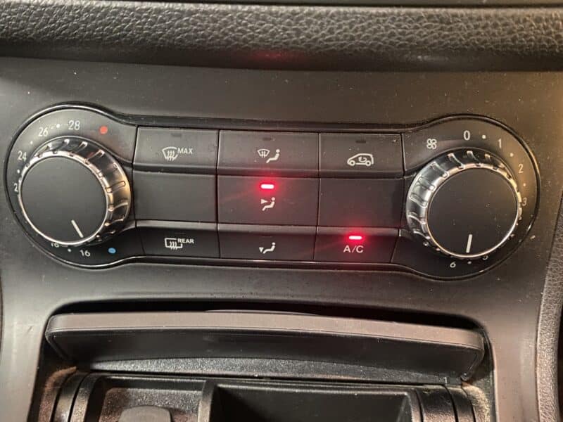 MERCEDES BENZ メルセデスベンツ B180 バリューパッケージ