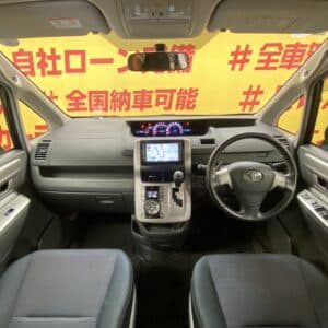 VOXY　ヴォクシー　ZS　