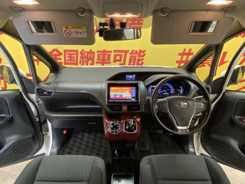 VOXY ヴォクシーHV V 【車検2年付】