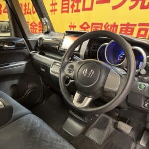 N-BOX　カスタム　G　Lパッケージ　【4WD】