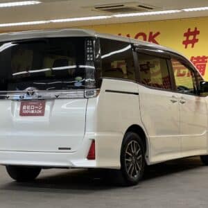 VOXY　ヴォクシー　ＺＳ