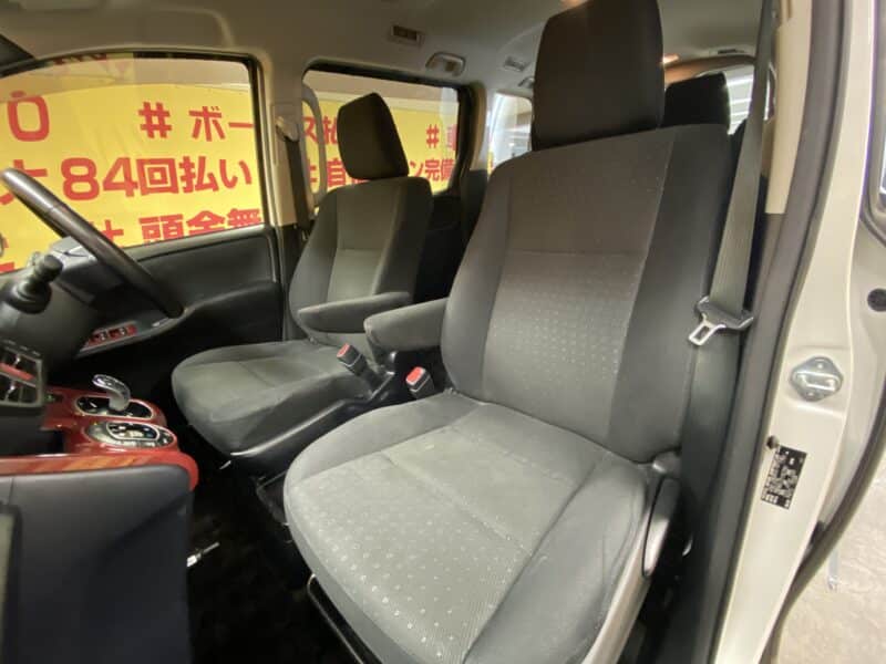 VOXY ヴォクシーHV V 【車検2年付】