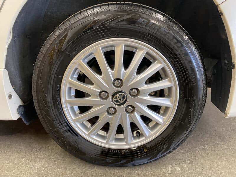 VOXY ヴォクシーHV V 【車検2年付】