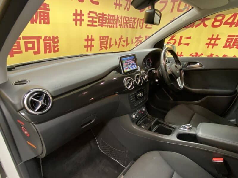 MERCEDES BENZ メルセデスベンツ B180 バリューパッケージ