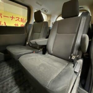 VOXY　ヴォクシーHV　V　【車検2年付】