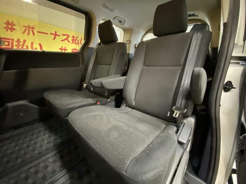 VOXY ヴォクシーHV V 【車検2年付】