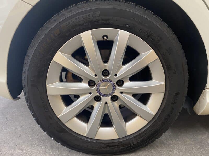 MERCEDES BENZ メルセデスベンツ B180 バリューパッケージ