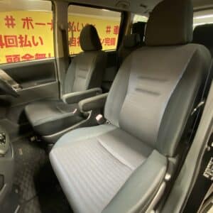 VOXY　ヴォクシー　ZS　