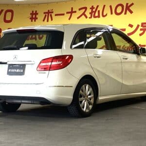 MERCEDES BENZ   メルセデスベンツ　B180　バリューパッケージ