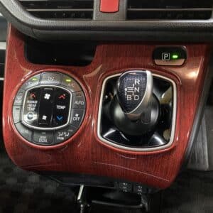 VOXY　ヴォクシーHV　V　【車検2年付】