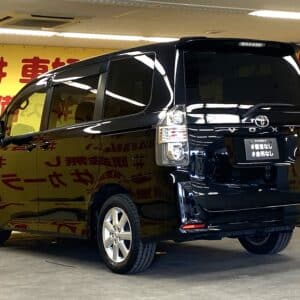 VOXY　ヴォクシー　ZS　