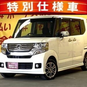 N-BOX　カスタム SSパッケージ　【特別仕様車】【４WD】【新品タイヤ付】