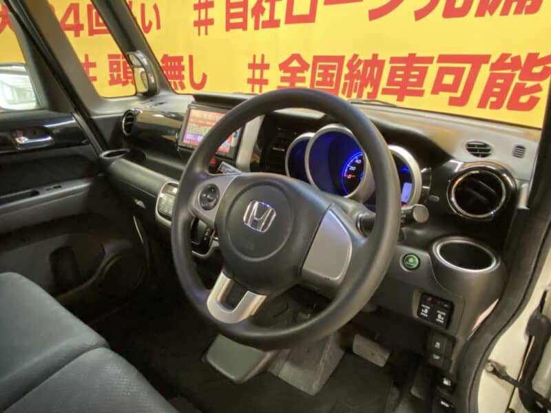 N-BOX カスタム SSパッケージ 【特別仕様車】【4WD】【新品タイヤ付】