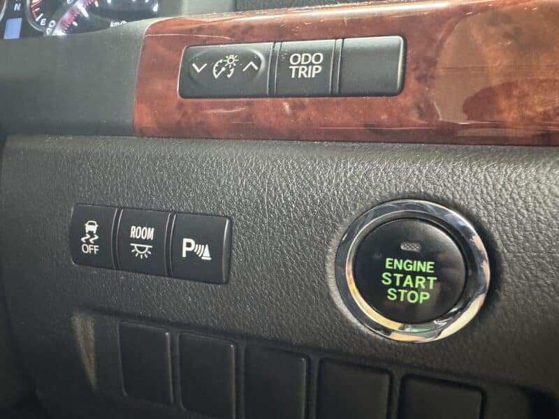 VELLFIRE ヴェルファイア 2.4Z プラチナセレクション【特別仕様車】【サンルーフ】