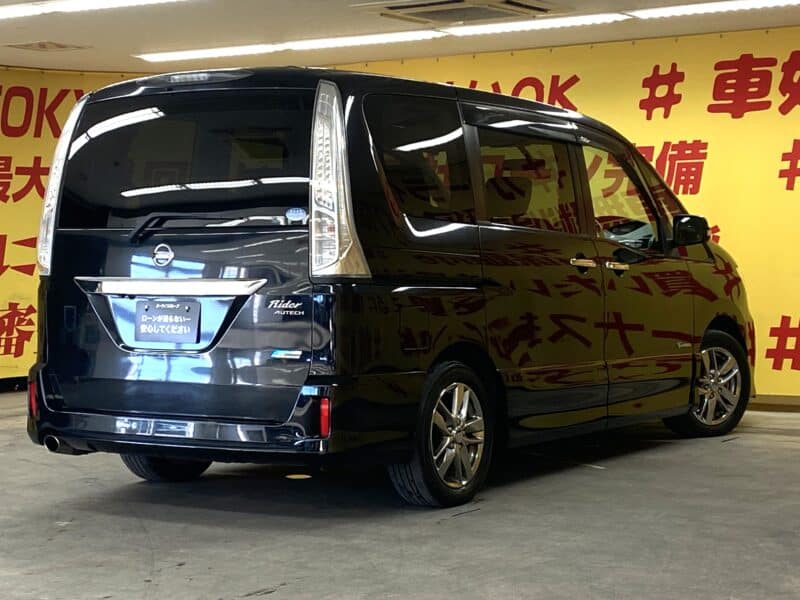 SERENA セレナ ライダー ブラックライン S-HV【特別仕様車】【車検2年付】【タイヤ4本新品】