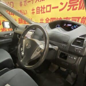 SERENA　セレナ　ライダー　ブラックライン　S-HV【特別仕様車】【車検2年付】【タイヤ4本新品】