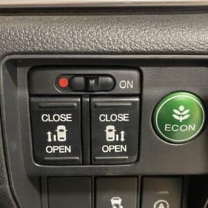 ODYSSEY オデッセイ アブソルートEX 【車検2年付】【スタッドレスタイヤ付】