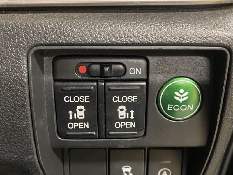 ODYSSEY オデッセイ アブソルートEX 【車検2年付】【スタッドレスタイヤ付】