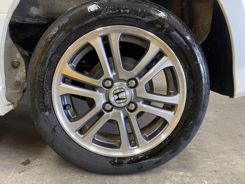 N-BOX カスタム SSパッケージ 【特別仕様車】【4WD】【新品タイヤ付】