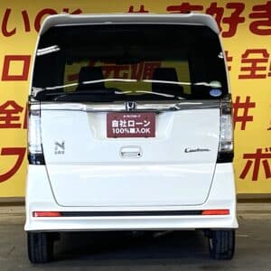 N-BOX　カスタム SSパッケージ　【特別仕様車】【４WD】【新品タイヤ付】