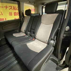 SERENA　セレナ　ライダー　ブラックライン　S-HV【特別仕様車】【車検2年付】【タイヤ4本新品】