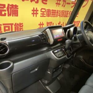 N-BOX　カスタム SSパッケージ　【特別仕様車】【４WD】【新品タイヤ付】