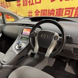 PRIUS　プリウス　Ｓ　LEDエディション　【特別仕様車】【車検２年付】　