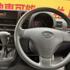 HIJET　ハイゼットカーゴ　デラックス　【４WD】【車検２年付】