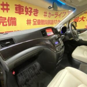 ELGRAND　エルグランド　ライダー 白本革シートマニュアルシート  【特別仕様車】