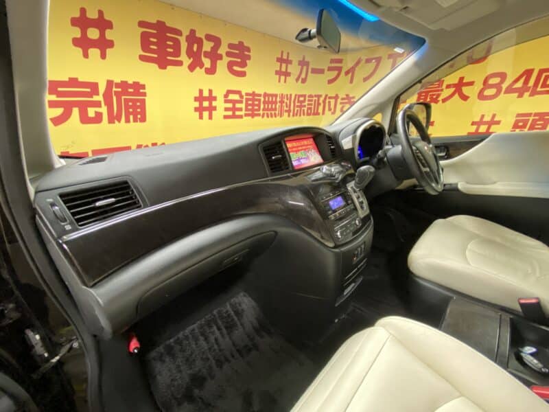 ELGRAND エルグランド ライダー 白本革シートマニュアルシート 【特別仕様車】