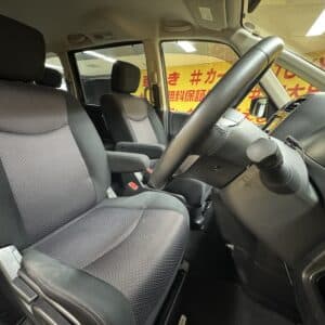 SERENA　セレナ　ハイウェイスター　【総合評価優良車】【４WD】