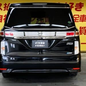 ELGRAND エルグランド 250ハイウェイスター アーバンクロム【特別仕様車】【4WD】【車検2年付】