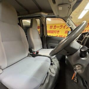 HIJET　ハイゼットカーゴ　デラックス　【４WD】【車検２年付】