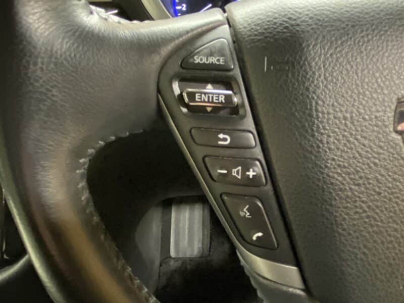 ELGRAND エルグランド ライダー 白本革シートマニュアルシート 【特別仕様車】