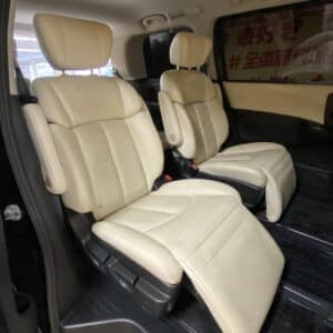 ELGRAND　エルグランド　ライダー 白本革シートマニュアルシート  【特別仕様車】